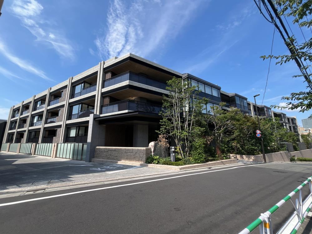 1LDK+S apartment in Shibuya Ward, Tokyo - Photo 1