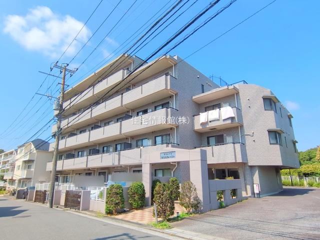 3LDK apartment in Konan Ward, Yokohama, Kanagawa - Photo 1