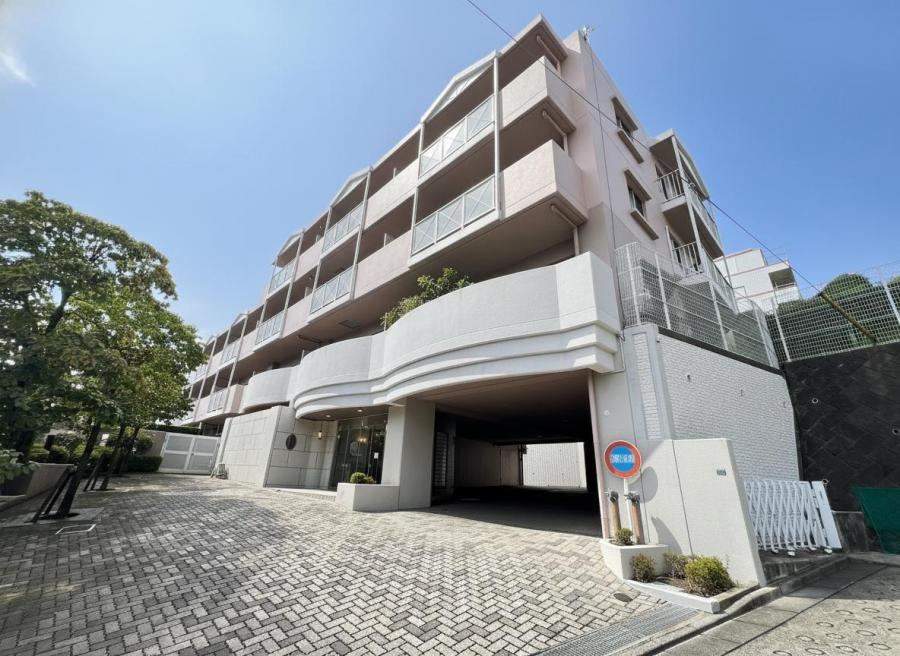 3LDK apartment in Machida, Tokyo - Photo 1