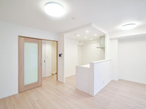 2LDK apartment in Kita Ward, Osaka - Photo 1