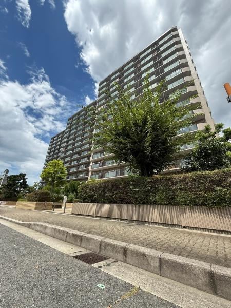 3DK apartment in Suminoe Ward, Osaka - Photo 1
