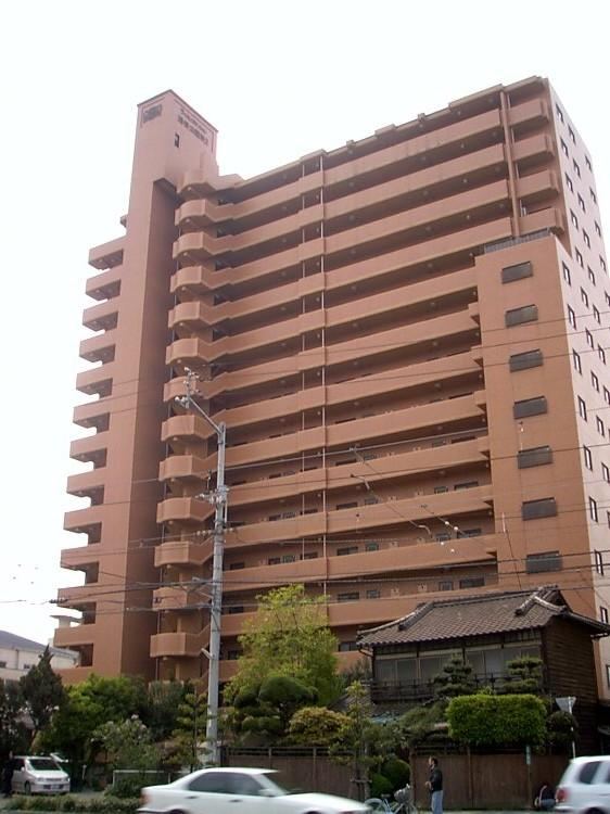 2LDK+S apartment in Matsuyama, Ehime - Photo 1