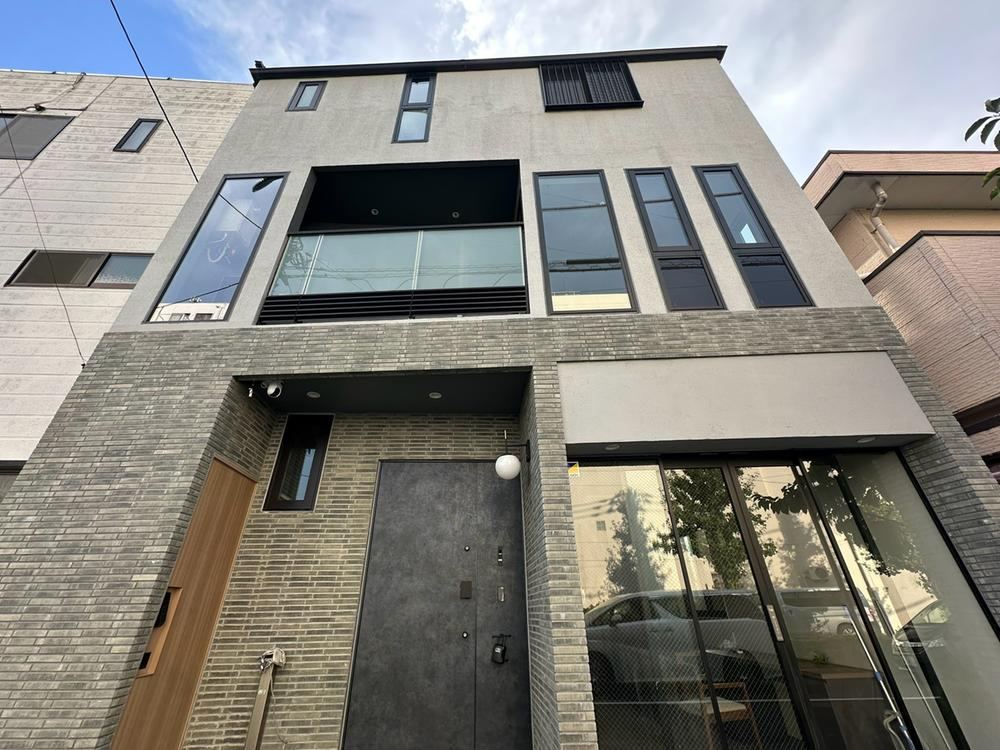 8DK house in Edogawa Ward, Tokyo - Photo 1