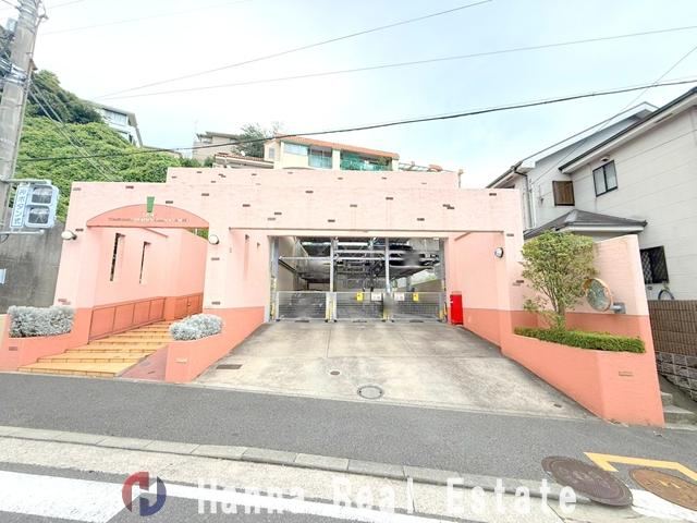 3LDK+S apartment in Naka Ward, Yokohama, Kanagawa - Photo 1