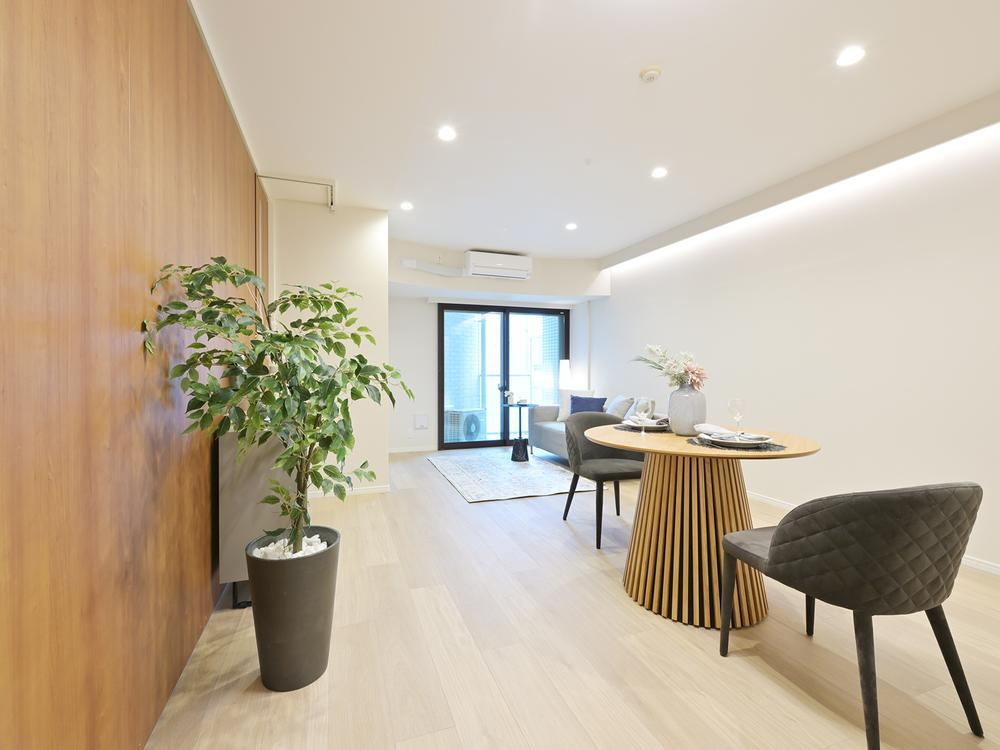 2LDK apartment in Minato Ward, Tokyo - Photo 1