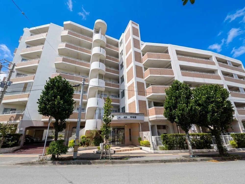 2LDK+S apartment in Naha, Okinawa - Photo 1