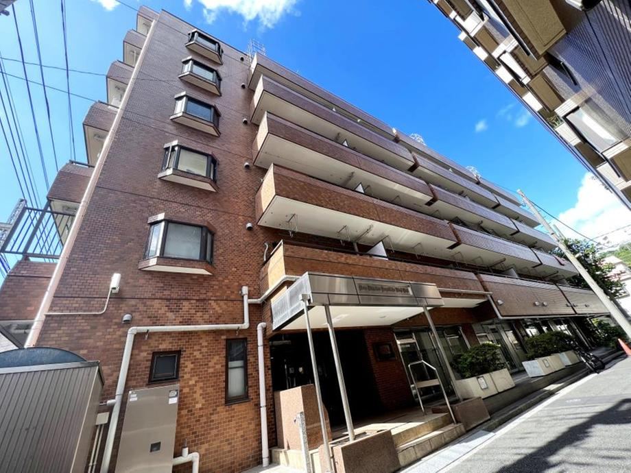 2LDK apartment in Minami Ward, Yokohama, Kanagawa - Photo 1