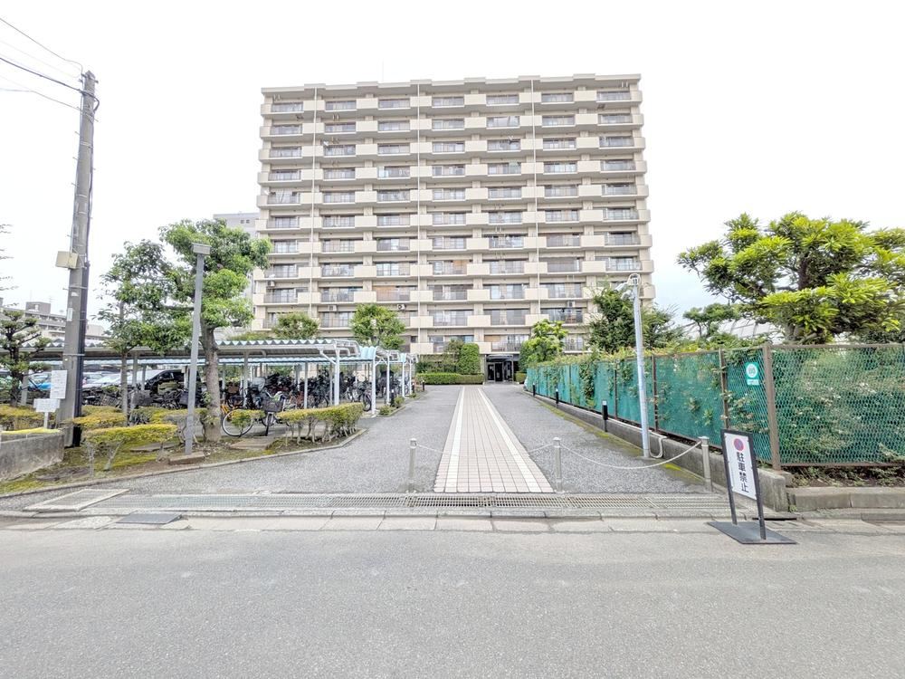 3LDK apartment in Funabashi, Chiba - Photo 1