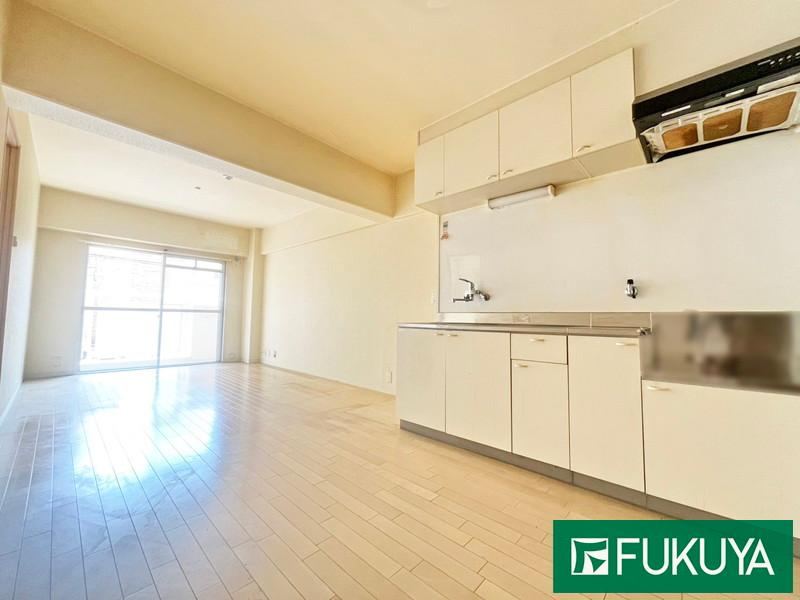 2LDK apartment in Nishinari Ward, Osaka - Photo 1