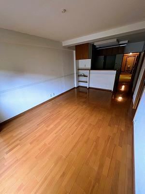 3LDK+S apartment in Hirakata, Osaka - Photo 1