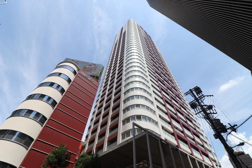 2LDK apartment in Kita Ward, Osaka - Photo 1