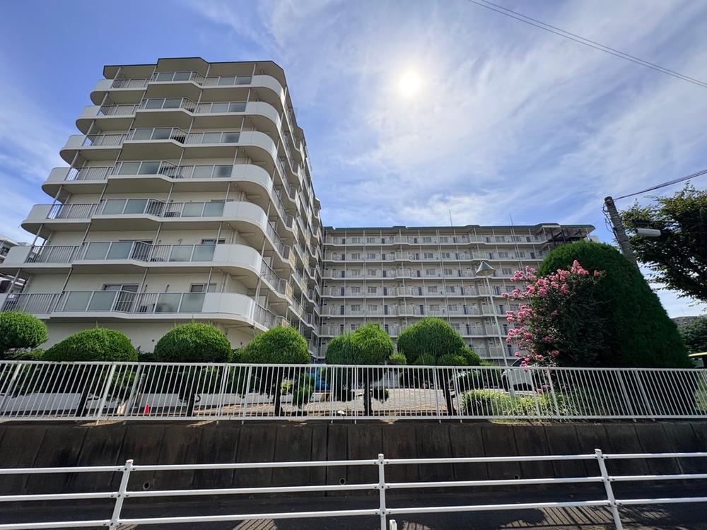 3DK apartment in Yao, Osaka - Photo 1