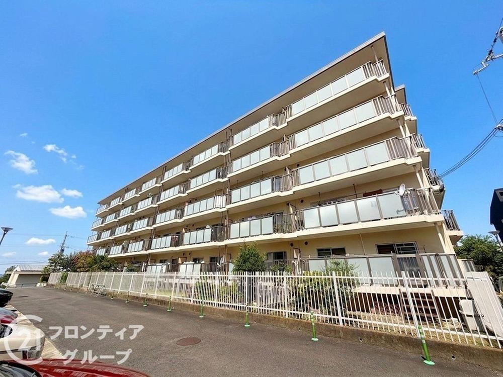 3LDK+S apartment in Hirakata, Osaka - Photo 1