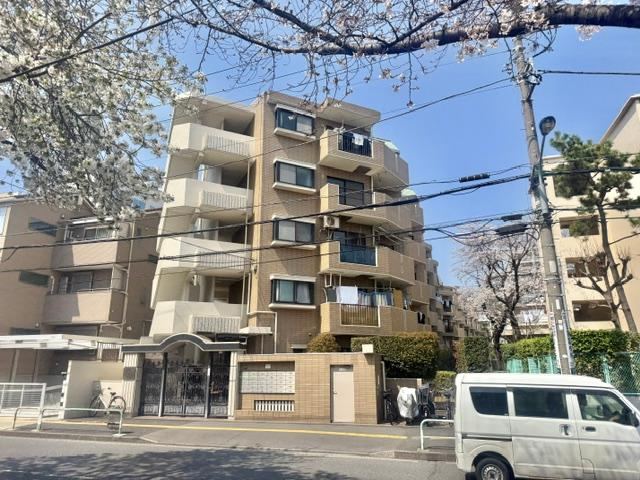 3LDK apartment in Kita Ward, Tokyo - Photo 1