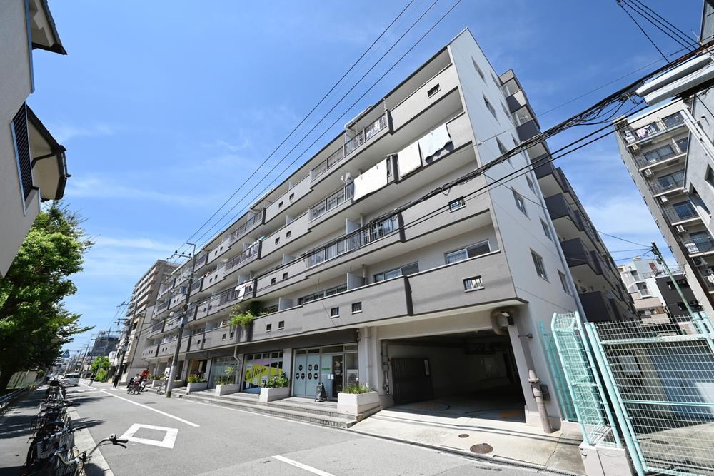 2LDK+S apartment in Yodogawa Ward, Osaka - Photo 1