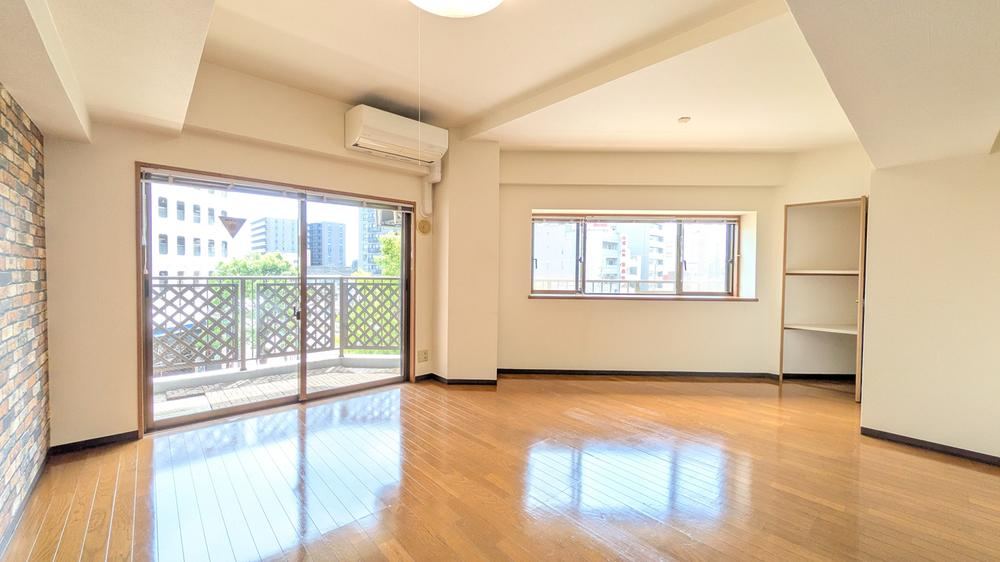 3LDK apartment in Hiratsuka, Kanagawa - Photo 1