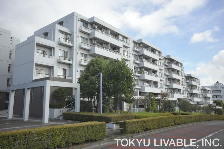 3LDK apartment in Inagi, Tokyo - Photo 1