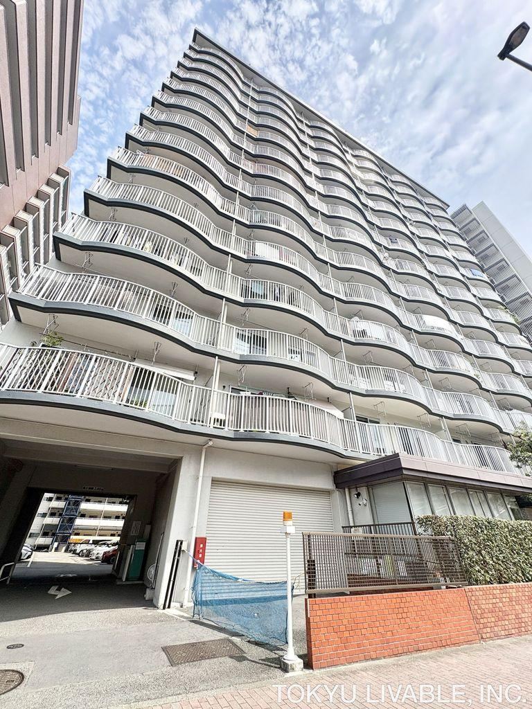 2LDK apartment in Ota Ward, Tokyo - Photo 1