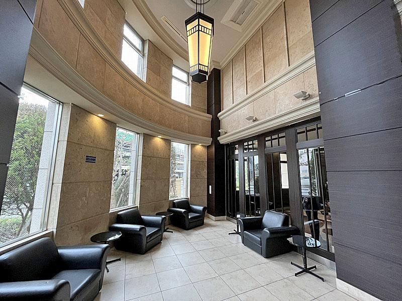 3LDK apartment in Yodogawa Ward, Osaka - Photo 1