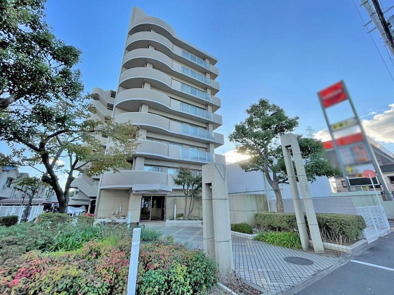 3LDK apartment in Yao, Osaka - Photo 1
