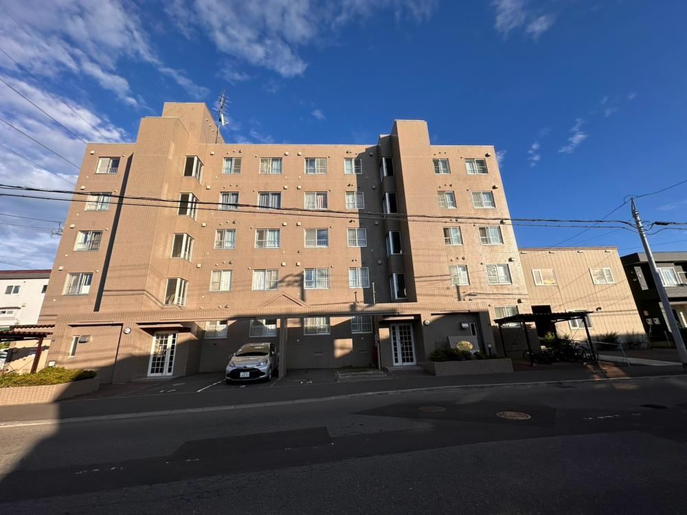 3LDK apartment in Kiyota Ward, Sapporo, Hokkaido - Photo 1