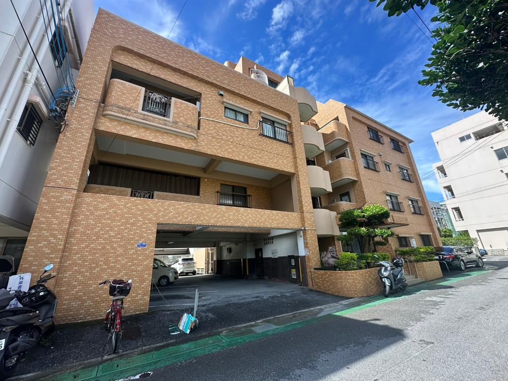2LDK apartment in Naha, Okinawa - Photo 1