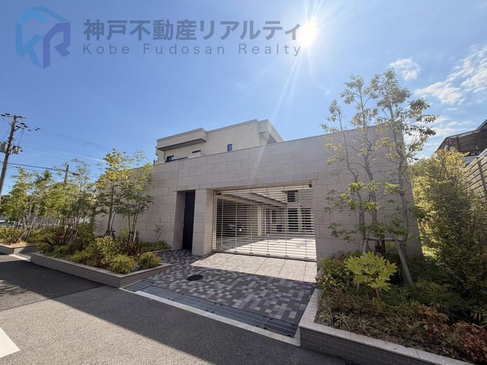3LDK apartment in Ashiya, Hyogo - Photo 1