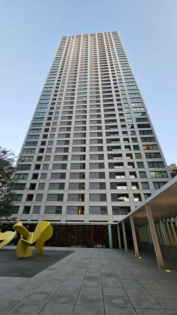 2LDK apartment in Minato Ward, Tokyo - Photo 1