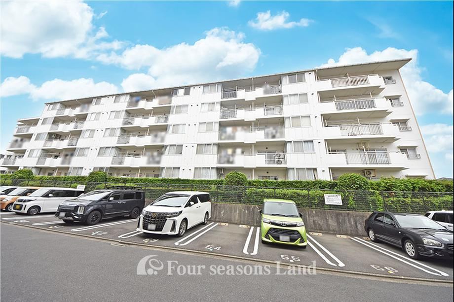 5LDK apartment in Chigasaki, Kanagawa - Photo 1