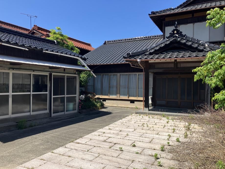 9DK+S house in Shimonoseki, Yamaguchi - Photo 1
