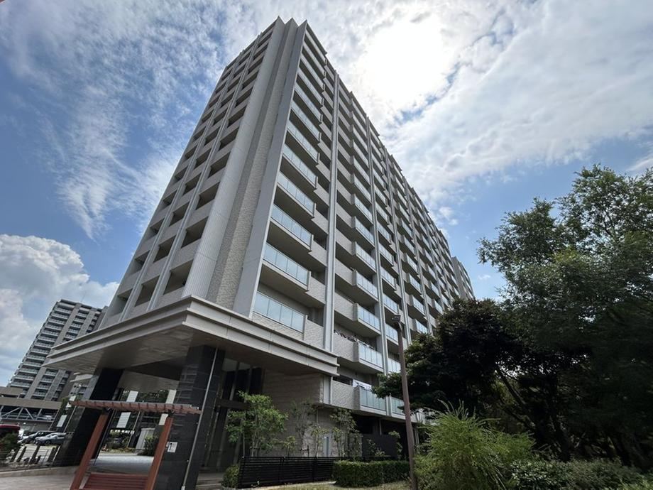 4LDK apartment in Higashi Ward, Fukuoka - Photo 1