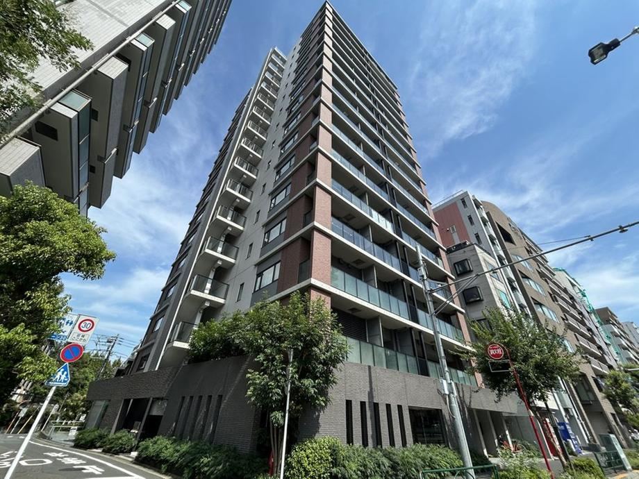 2LDK apartment in Meguro Ward, Tokyo - Photo 1