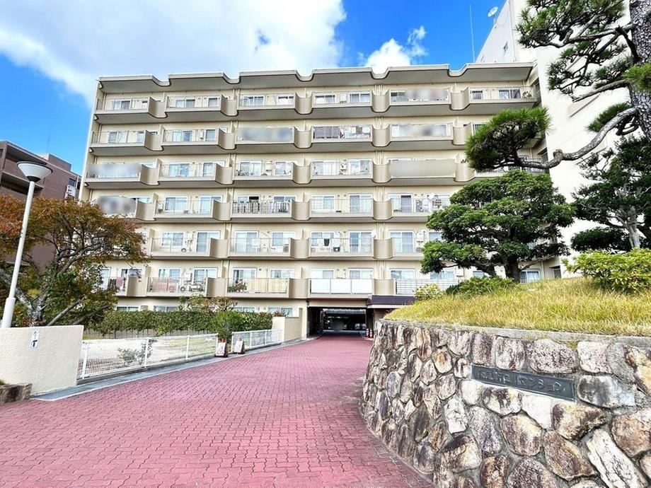 2LDK+S apartment in Takarazuka, Hyogo - Photo 1