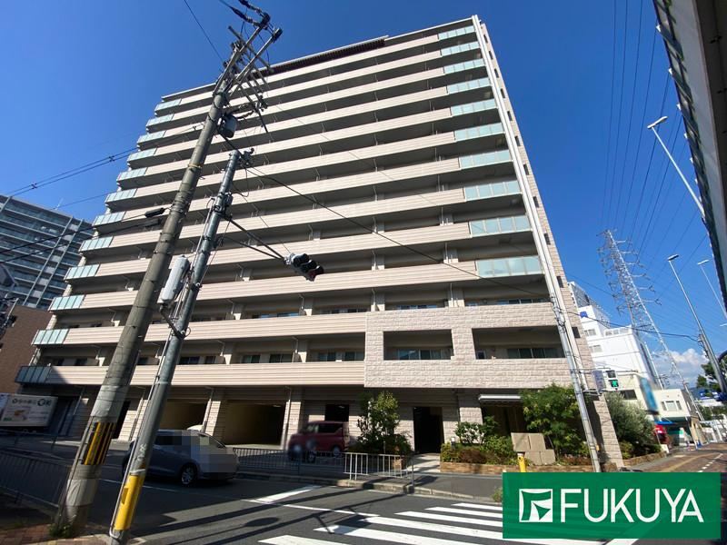 3LDK apartment in Higashiosaka, Osaka - Photo 1