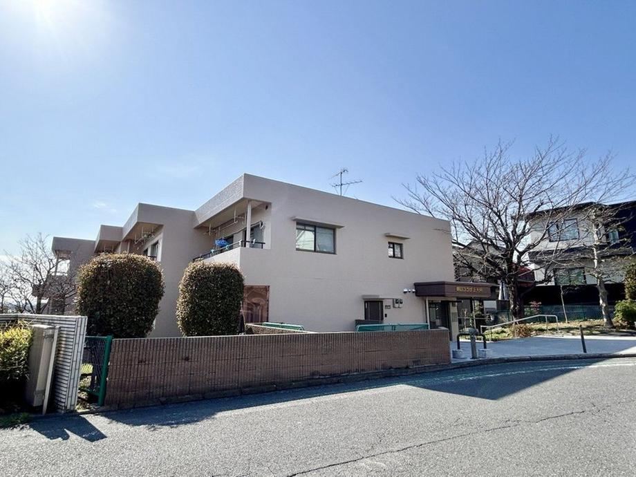 4DK apartment in Konan Ward, Yokohama, Kanagawa - Photo 1