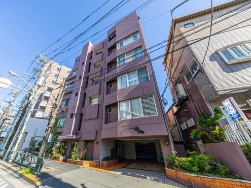 3LDK apartment in Meguro Ward, Tokyo - Photo 1