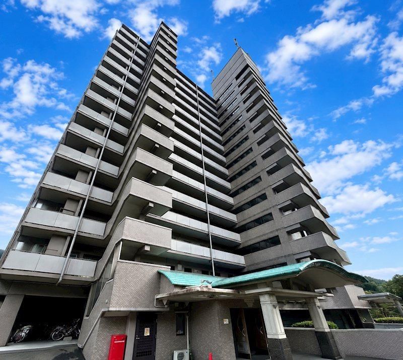 2LDK apartment in Higashi Ward, Hiroshima - Photo 1