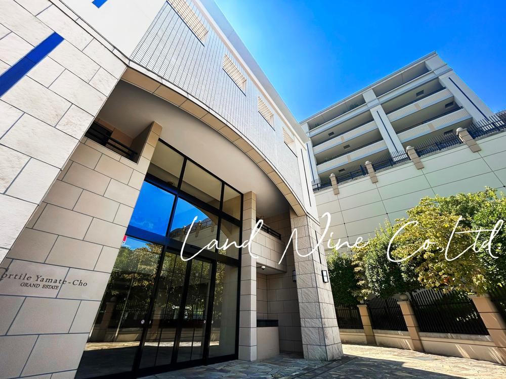 3LDK apartment in Naka Ward, Yokohama, Kanagawa - Photo 1