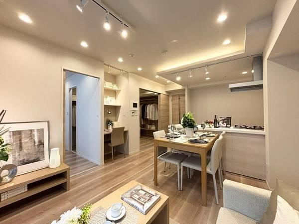 2LDK apartment in Chuo Ward, Tokyo - Photo 1