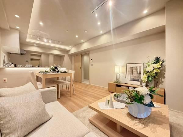 1LDK+S apartment in Minato Ward, Tokyo - Photo 1