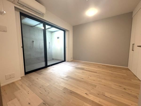 1LDK apartment in Shibuya Ward, Tokyo - Photo 1