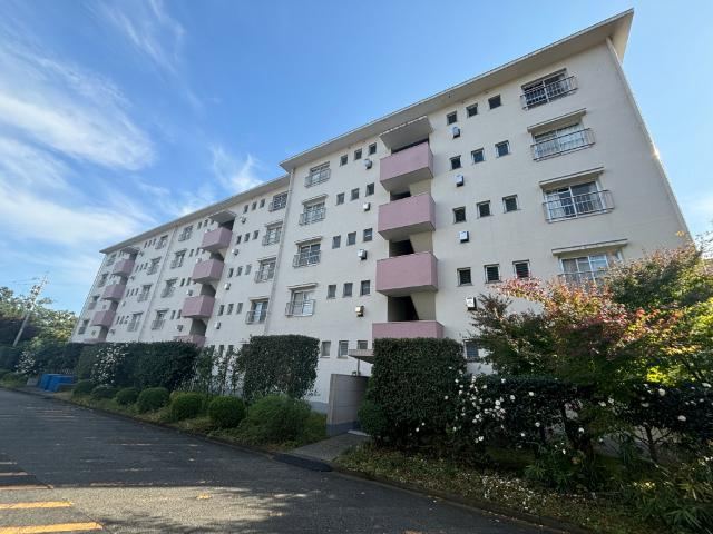 3DK apartment in Hino, Tokyo - Photo 1