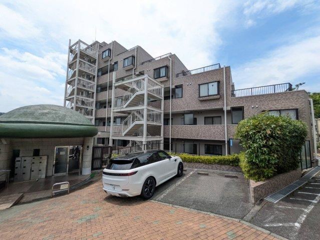 3DK apartment in Ome, Tokyo - Photo 1