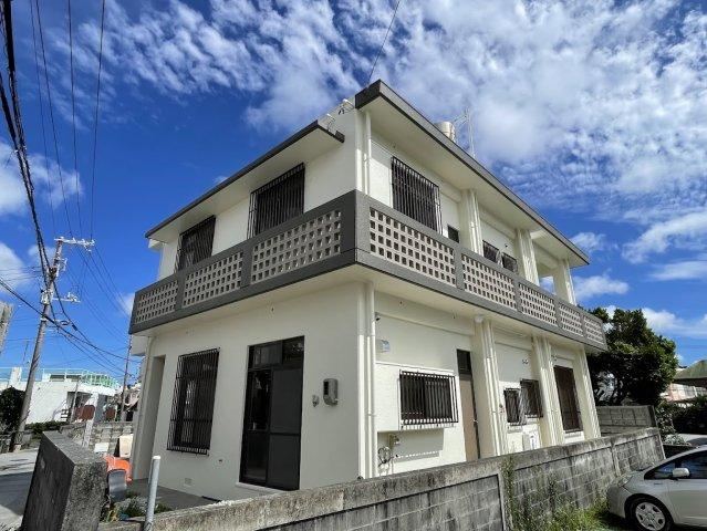 7LDK house in Ginowan, Okinawa - Photo 1