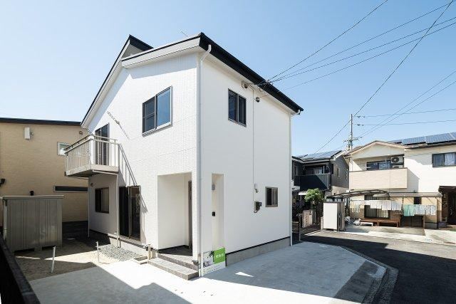 3LDK house in Matsuyama, Ehime - Photo 1