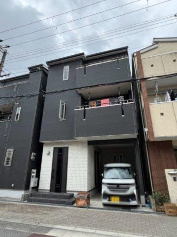 4LDK house in Joto Ward, Osaka - Photo 1
