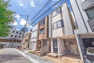 2LDK+S house in Minato Ward, Tokyo - Photo 1