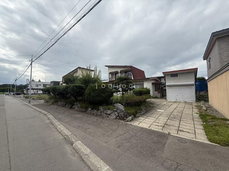 333 m² land in Obihiro, Hokkaido - Photo 1