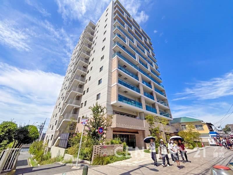 2LDK+S apartment in Fujisawa, Kanagawa - Photo 1