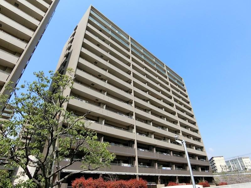 3LDK apartment in Toyonaka, Osaka - Photo 1